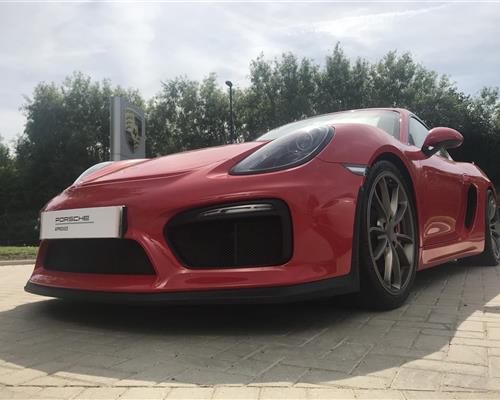 Porsche Cayman gt4